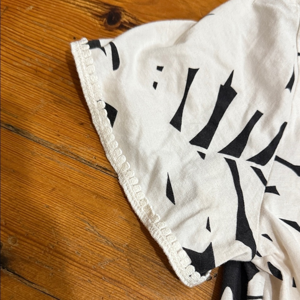Ann Taylor Black and White Leaf Print Blouse Size Large L 100% cotton - Picture 7 of 7